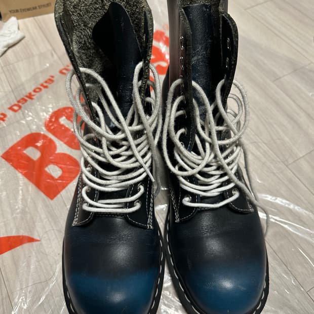 닥터마틴 1919 270사이즈