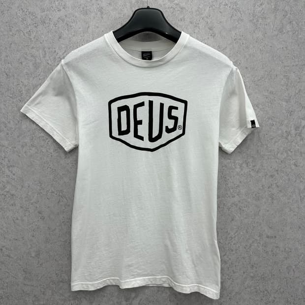 90 데우스 남자 반팔 티셔츠