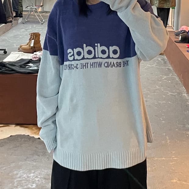 아디다스 블루 배색 니트 H1665