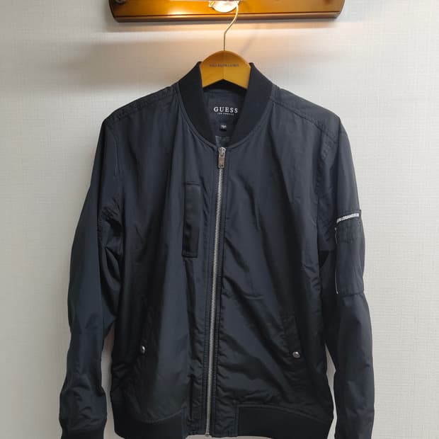 XL) GUESS 게스 MA-1 점퍼 팝니다
