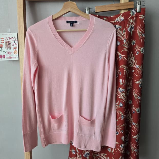 LANDS’ END 메리노울·실크·캐시미어 혼방 V넥 니트