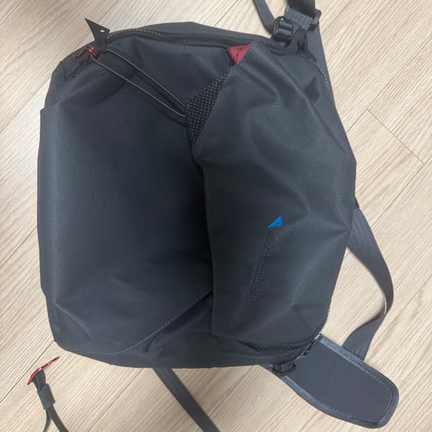클라터뮤젠 가우트 메신저백
