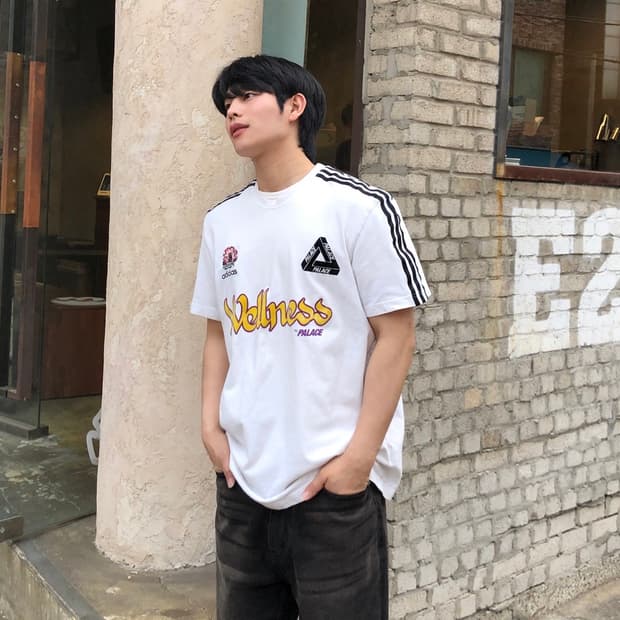 팔라스x아디다스 정품 팔라스테 반팔 화이트