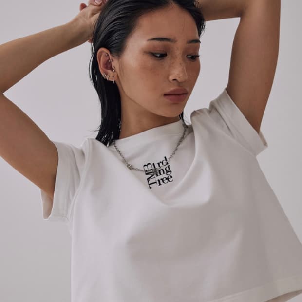 트리밍버드 스몰 스퀘어 로고 티셔츠 화이트