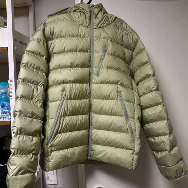 무탠다드 시티 레저 경량 패딩 피스타치오