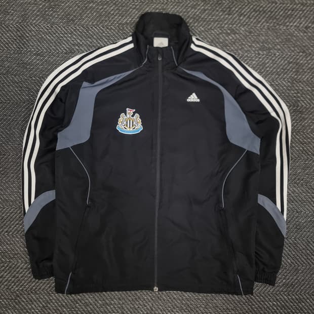 아디다스 뉴캐슬 커스텀 바람막이