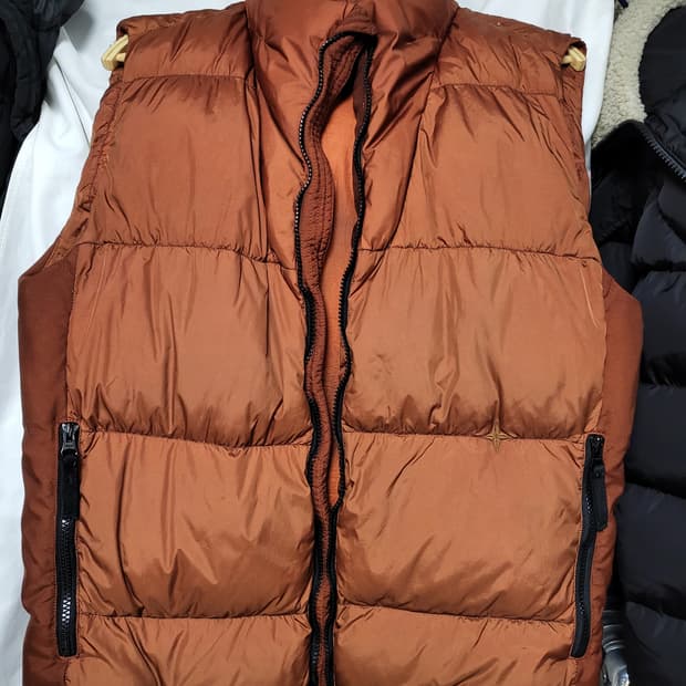 스톤아일랜드 패딩 조끼 