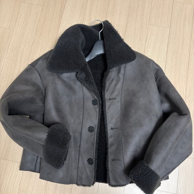 le 리버시블 스웨이드 털 무스탕