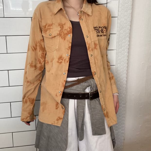 빈티지 레터링 브라운 셔츠