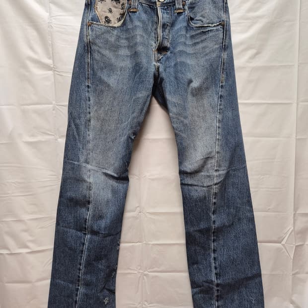 리바이스 엔지니어드진 스컬