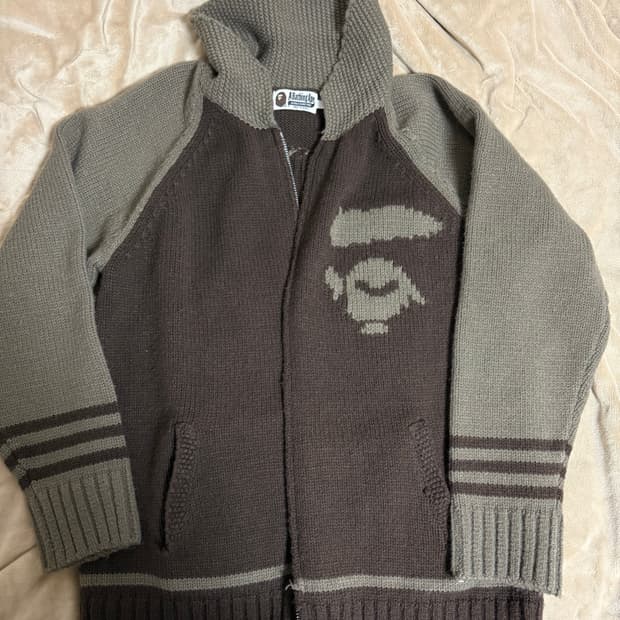 베이프 코위찬 가디건