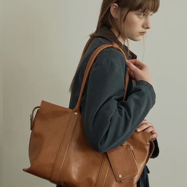 아더템포 타임즈 쇼퍼백 카멜