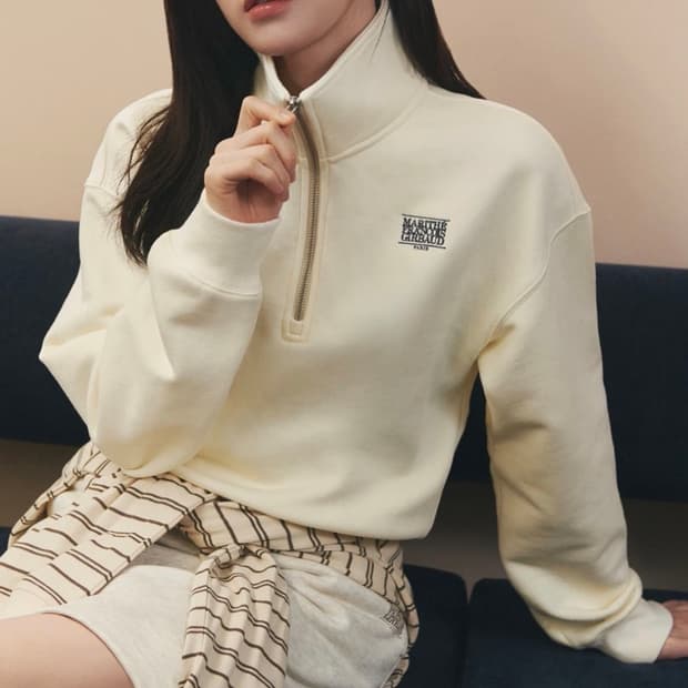 [새 상품] 마리떼 크롭 반 집업 s