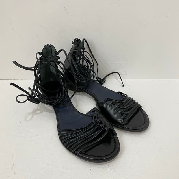 Vero cuoio 블랙 샌들