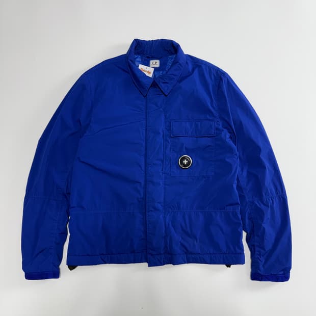 CP컴퍼니 코발트 블루 렌즈 점퍼 