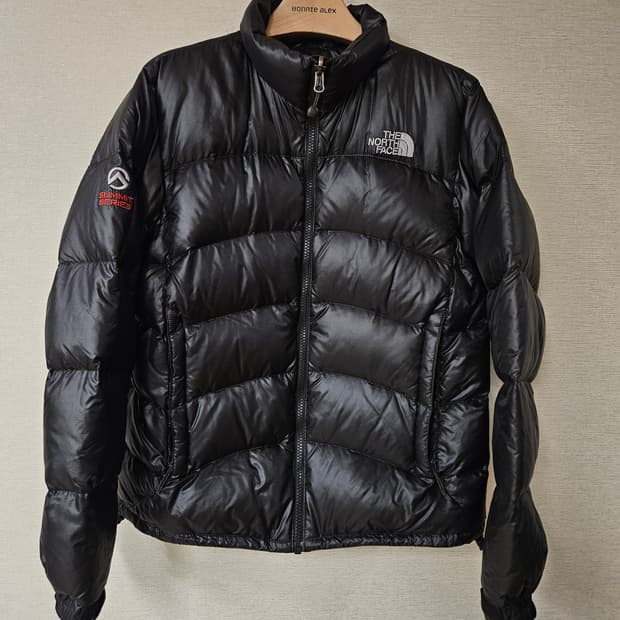 노스페이스 초경량 패딩 아콘카구아 블랙 써밋시리즈 여성 S 80사이즈 