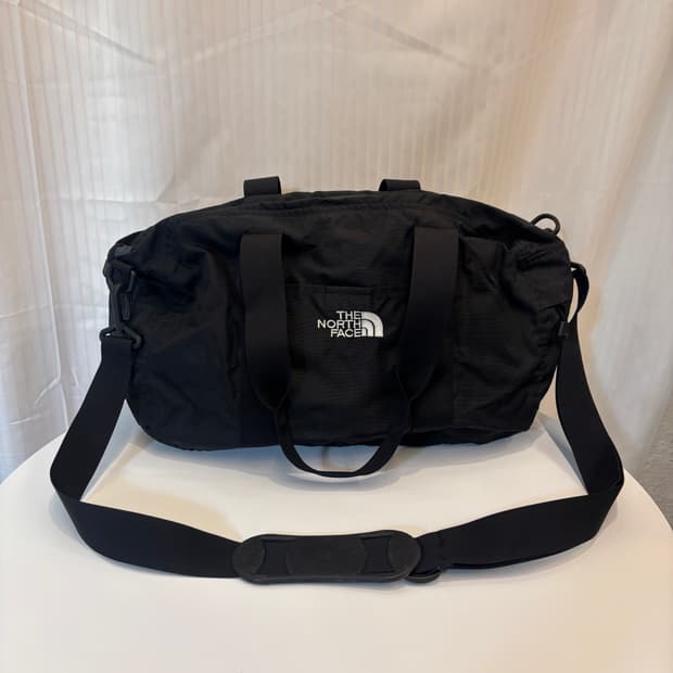 정품 노스페이스 더플 크로스백   
