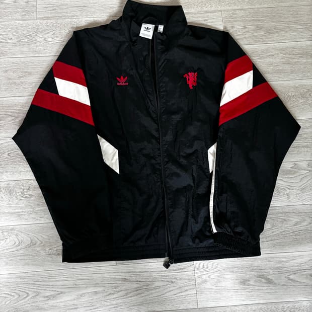 아디다스 맨유 바람막이 