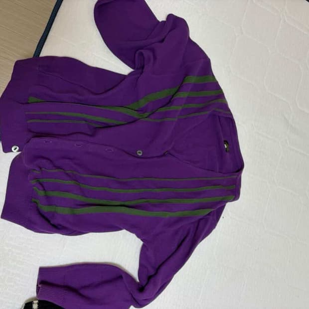 니들즈 브이넥 가디건 