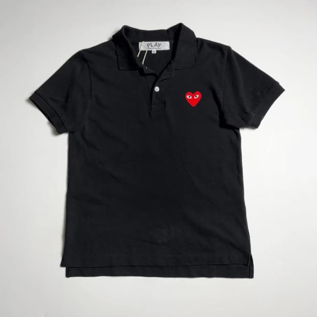 꼼데가르송 하트 와펜 우먼스 반팔 카라 티셔츠 R2258