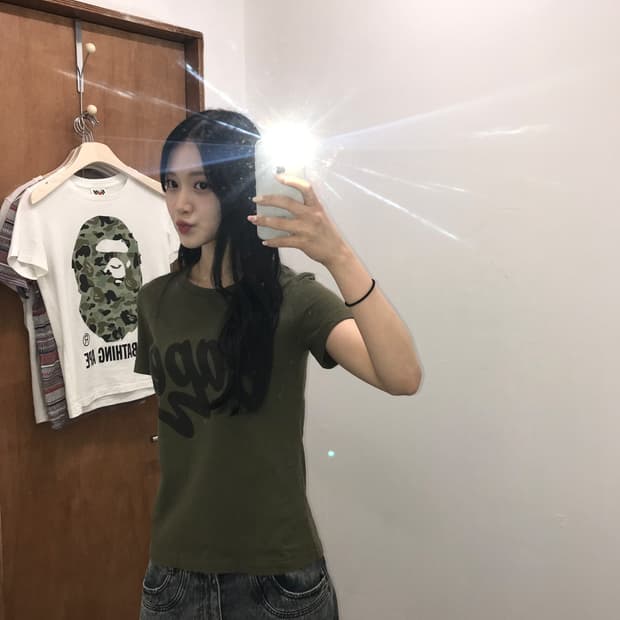 A BATHING APE Bape Script Logo Tee