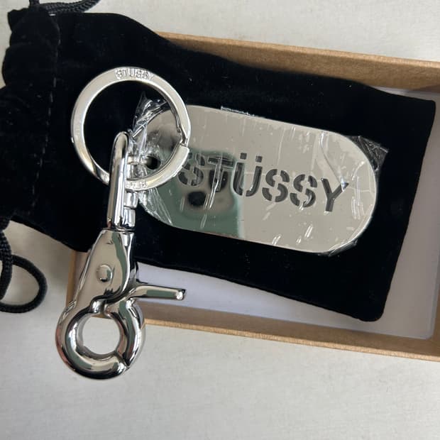 스투시 메탈 태그 키체인 실버