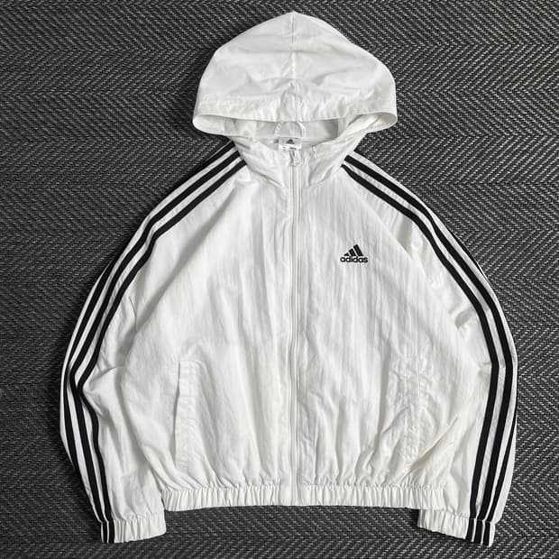 아디다스 신형 나일론 우븐 크롭 바람막이o 3586