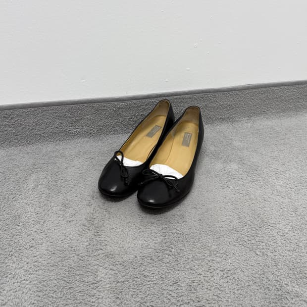 Margaret Howell basic pumps