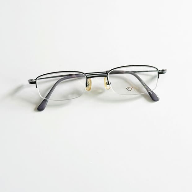 FEELING EYEWEAR 블랙 반무테 스퀘어 메탈 빈티지 안경