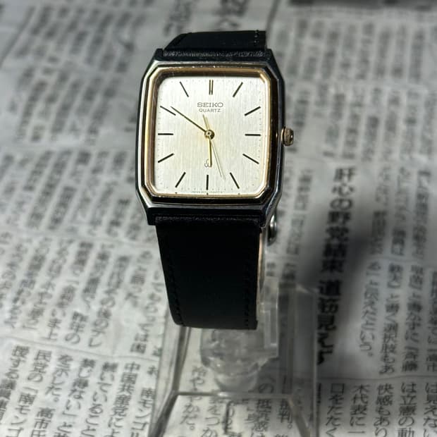 SEIKO square gold