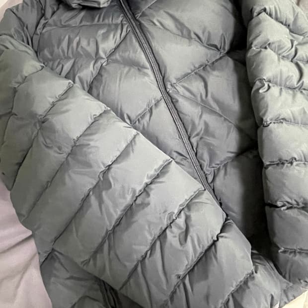 해칭룸 23fw 웹 구스다운 패딩 차콜