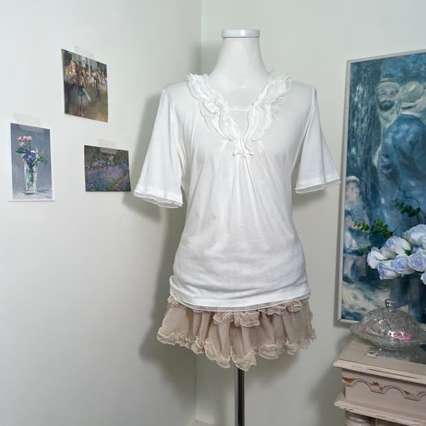 white cotton ruffle slim half top