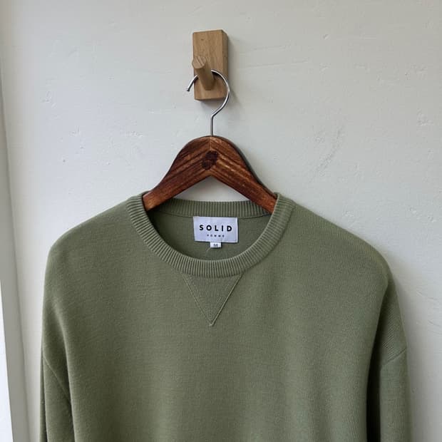 15842 - 솔리드 옴므 카키 니트