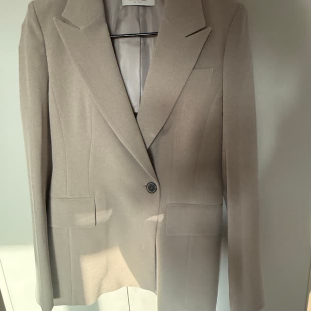 Kenneth lady 싱글버튼 일자핏 정장자켓 EVJKPK8300