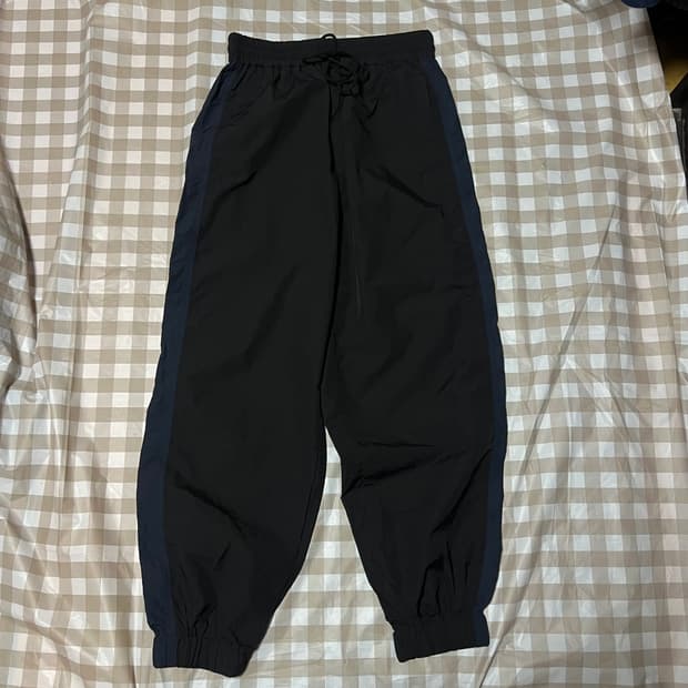 럭키마르쉐 나일론 조거팬츠 M 럭키슈에뜨 조거 팬츠 나일론 트레이닝