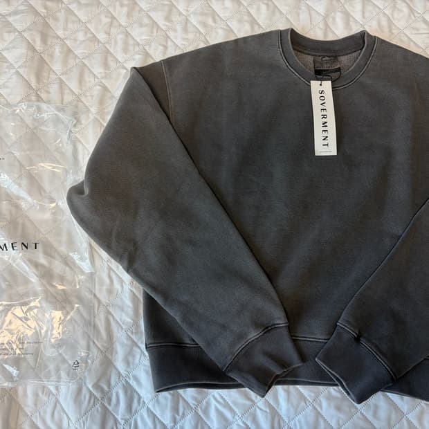 (새상품,무료배송) 소버먼트 크롭 맨투맨 S