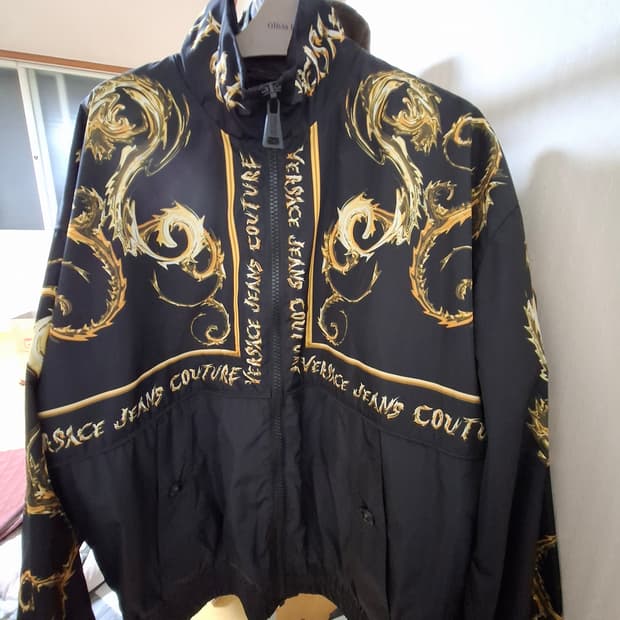 베르사체 바람막이