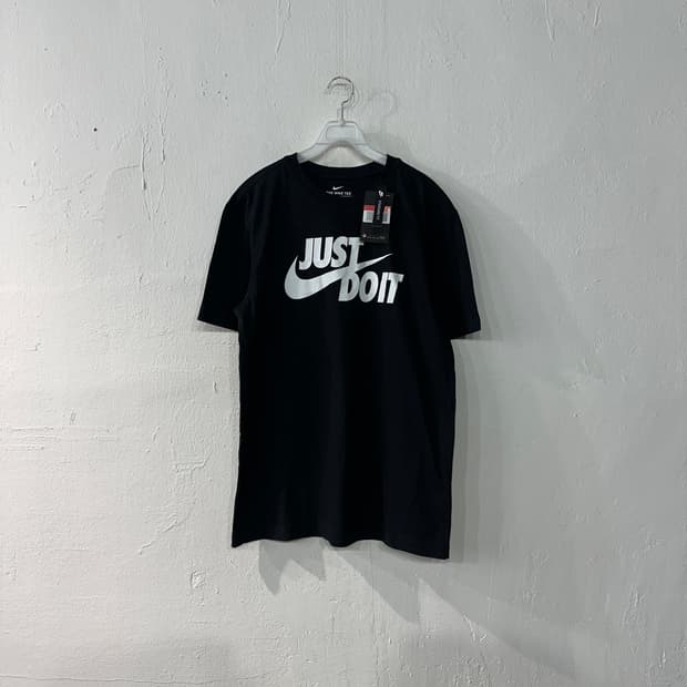 나이키 빅로고 반팔티 L