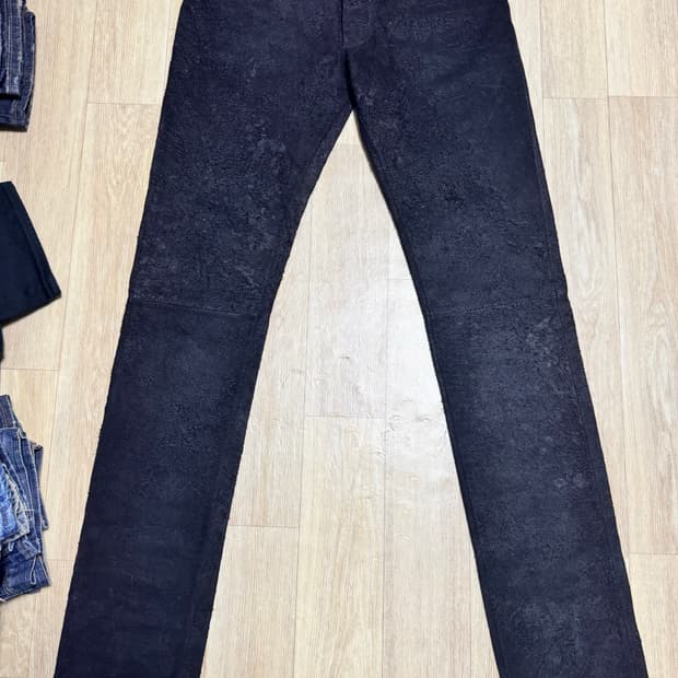 디올옴므 03 러스터 디스트로이드 레더 팬츠