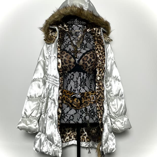 SKY BOMBER 스카이봄버 호피 실크 유광 화이트 실버 패딩자켓