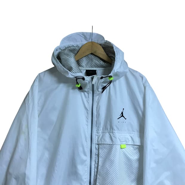 나이키 조던 흰색 오버핏 바람막이