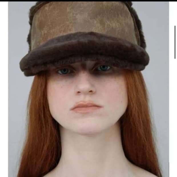 어썸니즈 벨보이캡 시어링 브라운