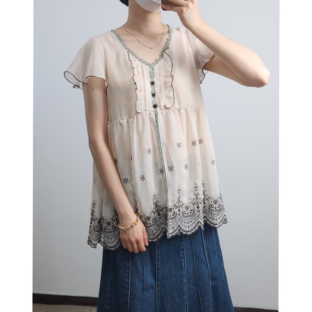 axes femme(엑시즈 팜) 자수 블라우스