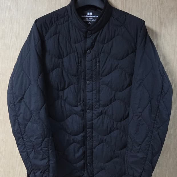 유니클로 화이트마운티니어링 경량 패딩 블랙 