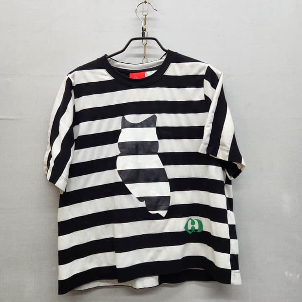 럭키슈에뜨 부엉이 로고 스트라이프 크롭반팔 F(M)