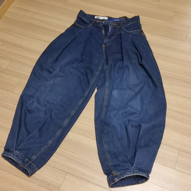 자라  아더에러 와이드 레그진 34사이즈 판매합니다