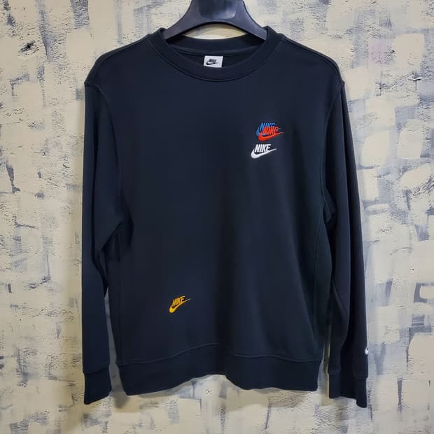 나이키 멀티컬러 퓨추라 자수로고 맨투맨 