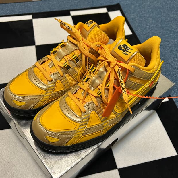 나이키 러버덩크 유니버시티골드 판매합니다