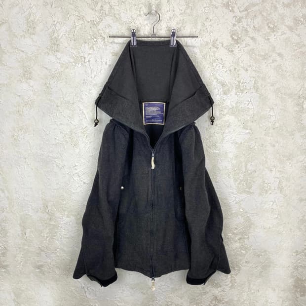 뷰티 비스트 99 AW 컬렉션 “Sunflowers” 닌자 하이 넥 자켓