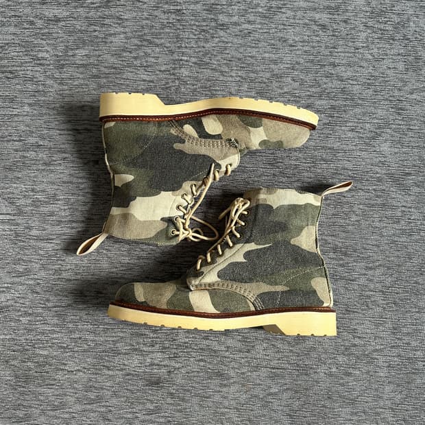 Dr.Martens Beckett 8홀 카모 컨버스 부츠 (UK8)